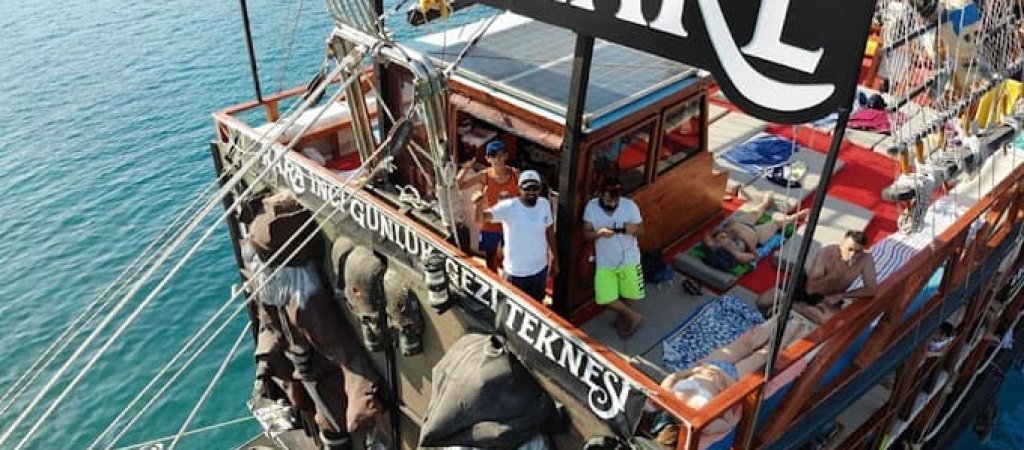 Black Pearl Ölüdeniz Tekne Turu | Rota, Eğlence & 2026 Fiyatı (1200 TL)