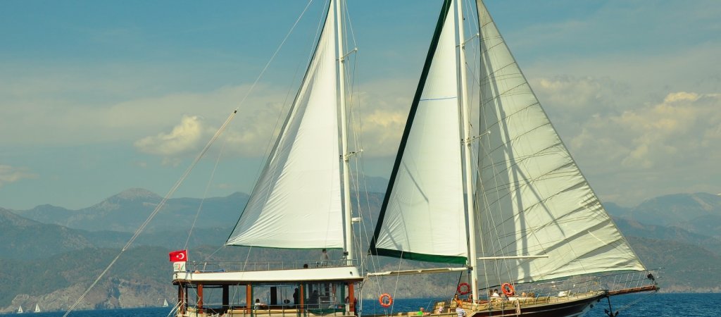 Ekim Ayında Fethiye Hanedan 12 Adalar Yelkenli Tekne Turu | Fiyatlar & Online Rezerve Et