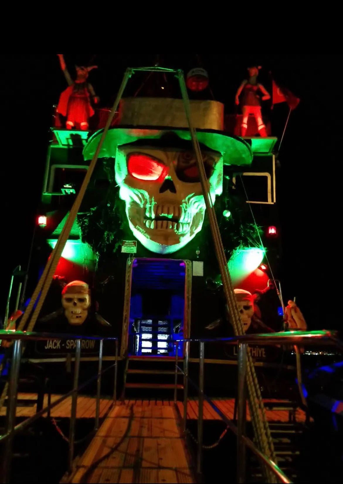 Fethiye Eğlenceli Tekne Turu: Captain Jack Sparrow ile Sınırsız Parti