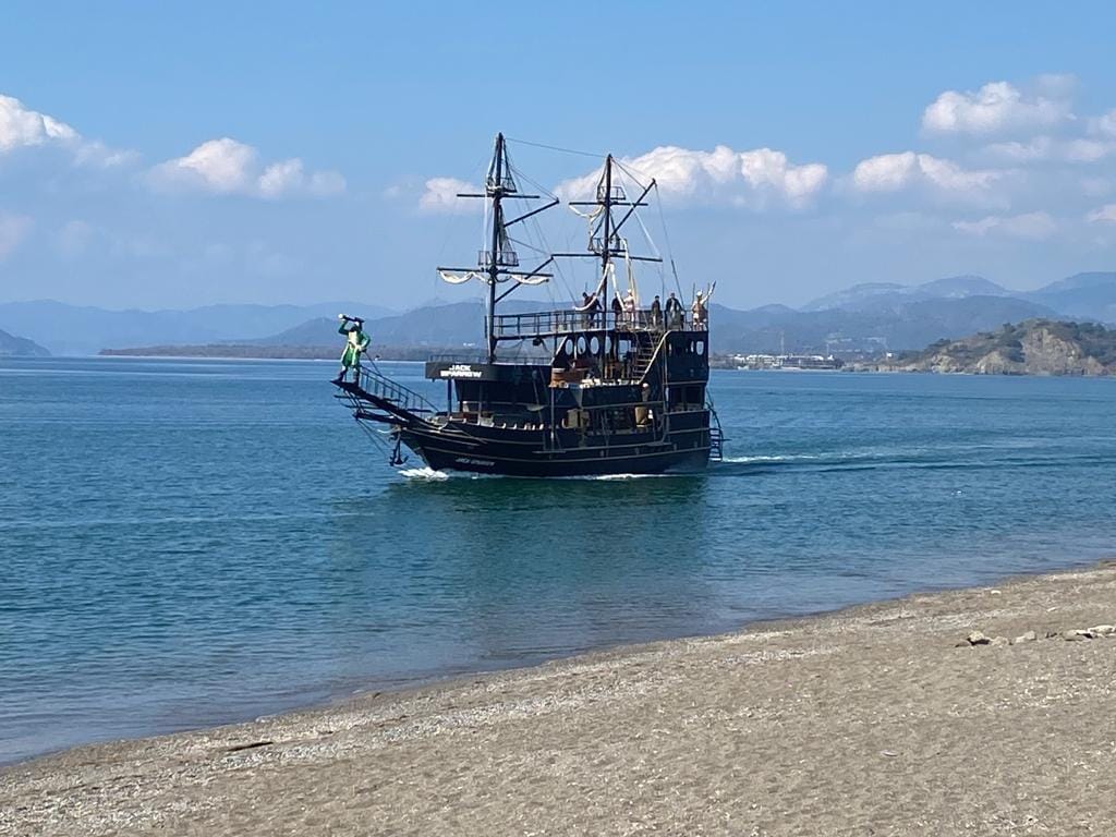 Fethiye Fun Boat Tour: Unlimited Party with Captain Jack Sparrow