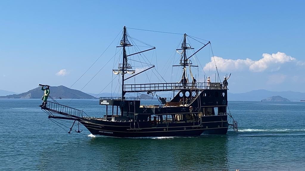 Fethiye Fun Boat Tour: Unlimited Party with Captain Jack Sparrow