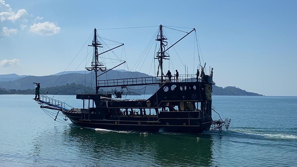 Fethiye Fun Boat Tour: Unlimited Party with Captain Jack Sparrow