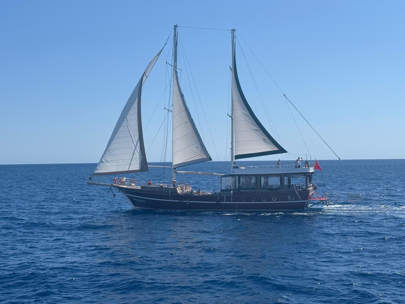 Fethiye Yelkenli Tekne Turu: Hanedan ile Butik ve Ferah Bir Gün