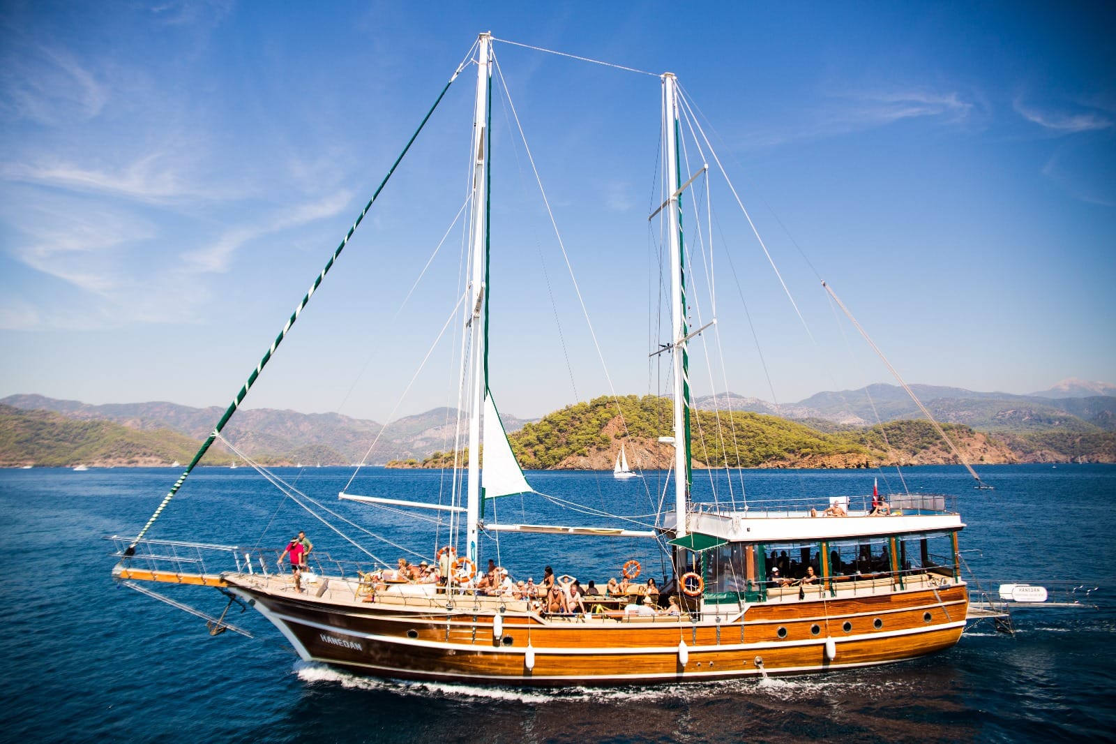 Fethiye Yelkenli Tekne Turu: Hanedan ile Butik ve Ferah Bir Gün