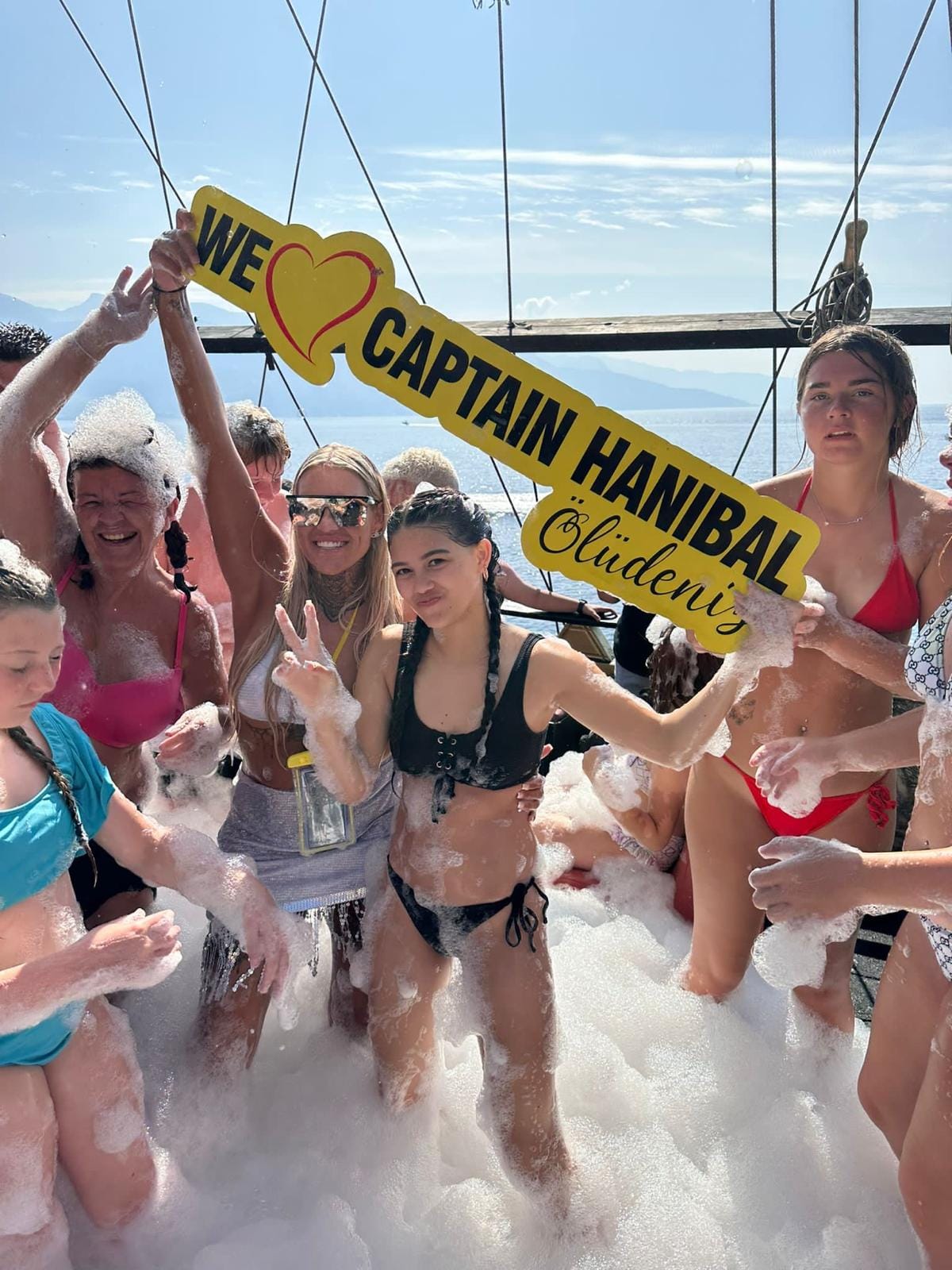 Kelebekler Vadisi Tekne Turu: Hanibal ile Kesintisiz Parti ve Eğlence