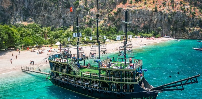 Kelebekler Vadisi Tekne Turu: Kara İnci 3 ile Korsan Macerası ve Parti