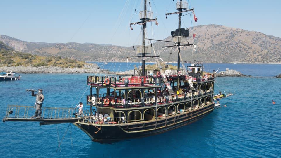 Kelebekler Vadisi Tekne Turu: Salazar ile Güvenli ve Eğlenceli Bir Gün