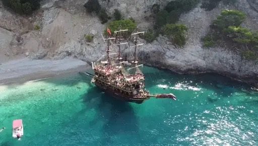 Kelebekler Vadisi Tekne Turu: Viking ile Masalsı Bir Yolculuk