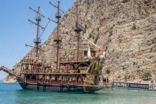 Kelebekler Vadisi Tekne Turu: Viking ile Masalsı Bir Yolculuk