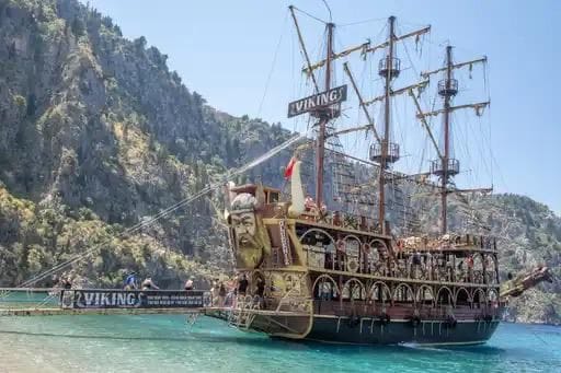 Kelebekler Vadisi Tekne Turu: Viking ile Masalsı Bir Yolculuk