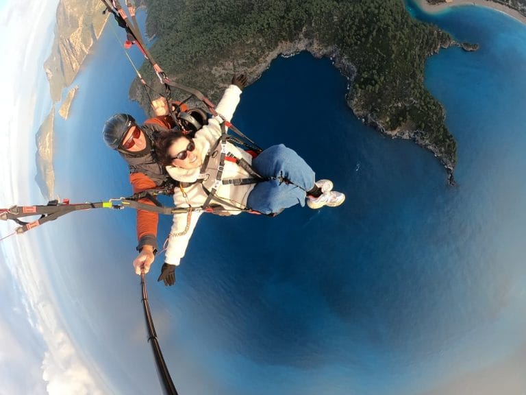 Fethiye Ölüdeniz Yamaç Paraşütü: Efsane Pilot ile Gökyüzü Serüveni